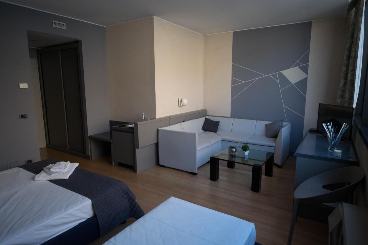 Alba Hotel Buitenkant foto